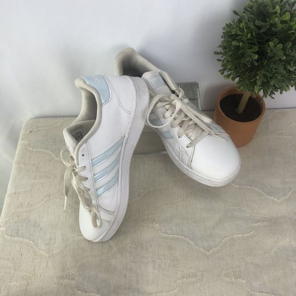 Kids Unisex Adidas Grand Court Cloudfoam Comfort Shoes. Size 4 - Picture 12 of 13